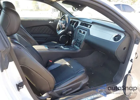 2014 Ford Mustang V6 Premium z USA, uszkodzony, nr VIN 1ZVBP8AM1E5243473